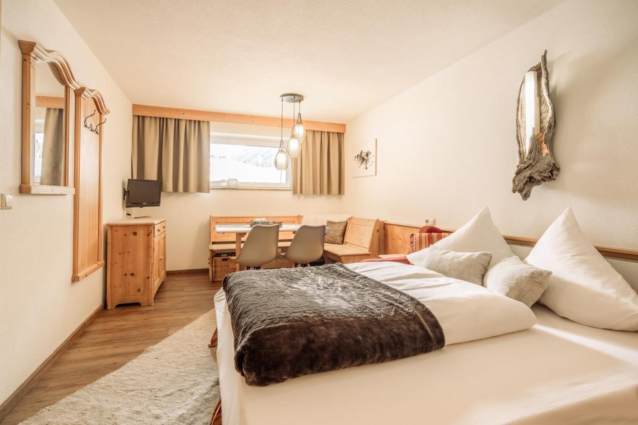 Fortuna Apart Hotel B&B イシュグル エクステリア 写真