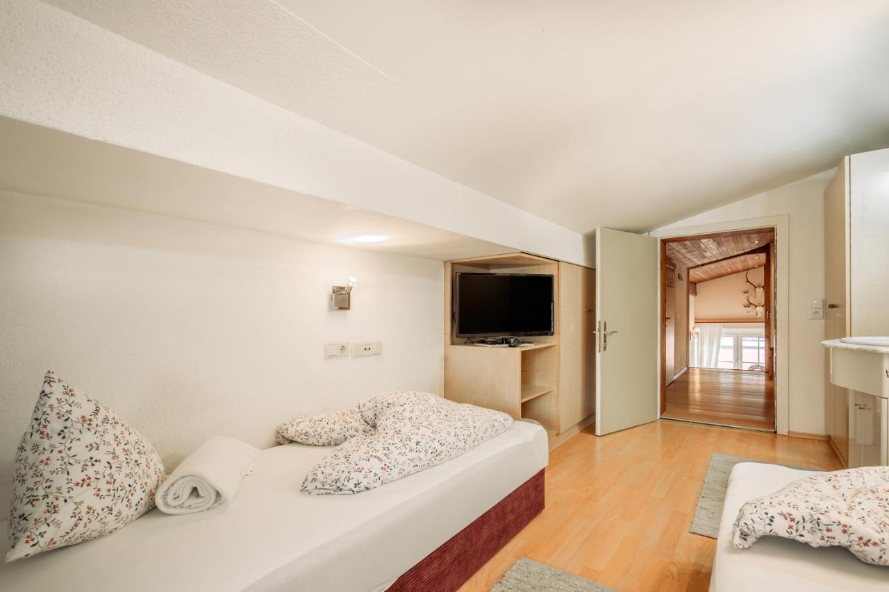 Fortuna Apart Hotel B&B イシュグル エクステリア 写真